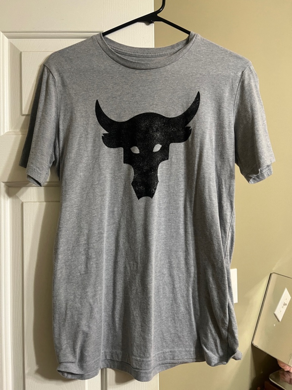 Under Armour Gray Short-Sleeve Tee with Black Bull Graphic